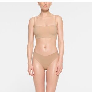 Skims Sheer Sculpt Bandeau with straps - NWT.  4 x
